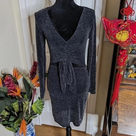 PrettyLittleThing Black Glitter Mini Dress - Picture 6 of 9